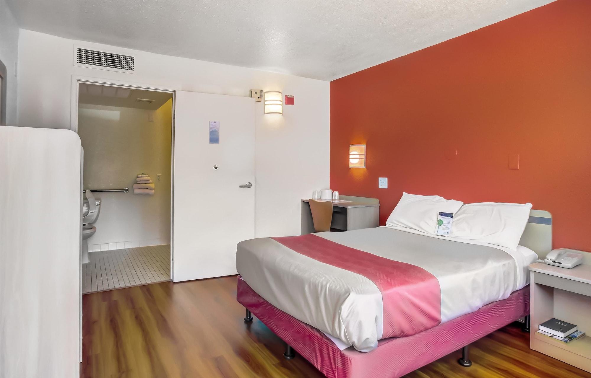 6-medford, Or Hotel 2*