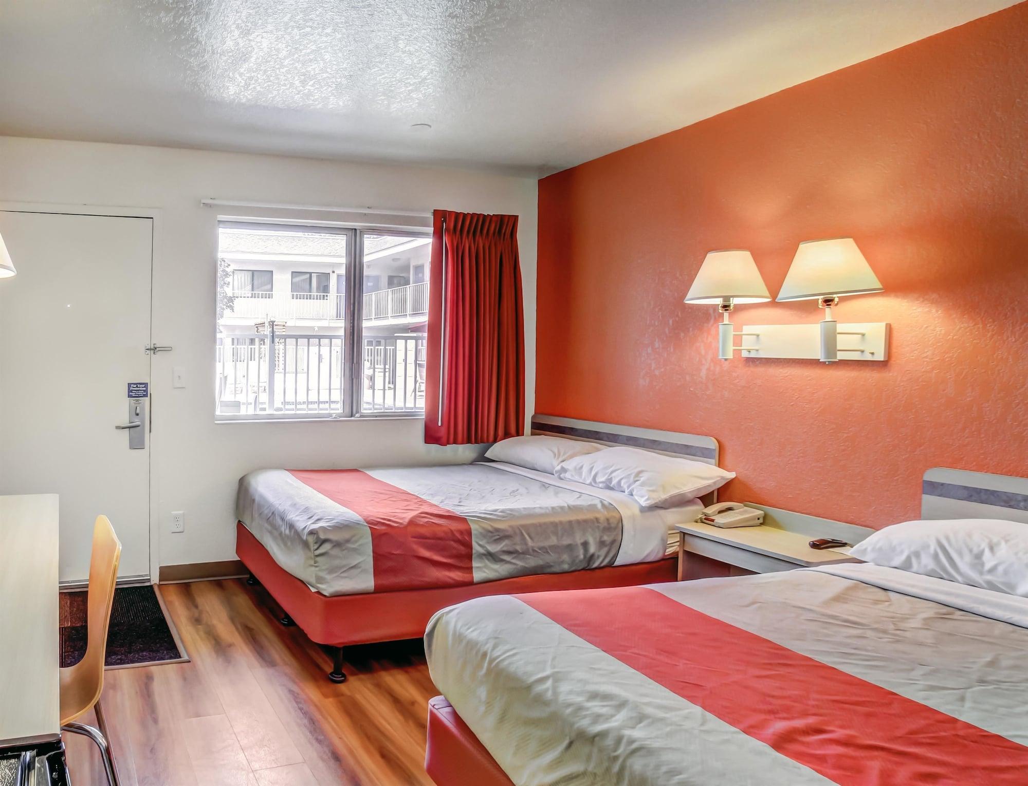 6-medford, Or Hotel 2*