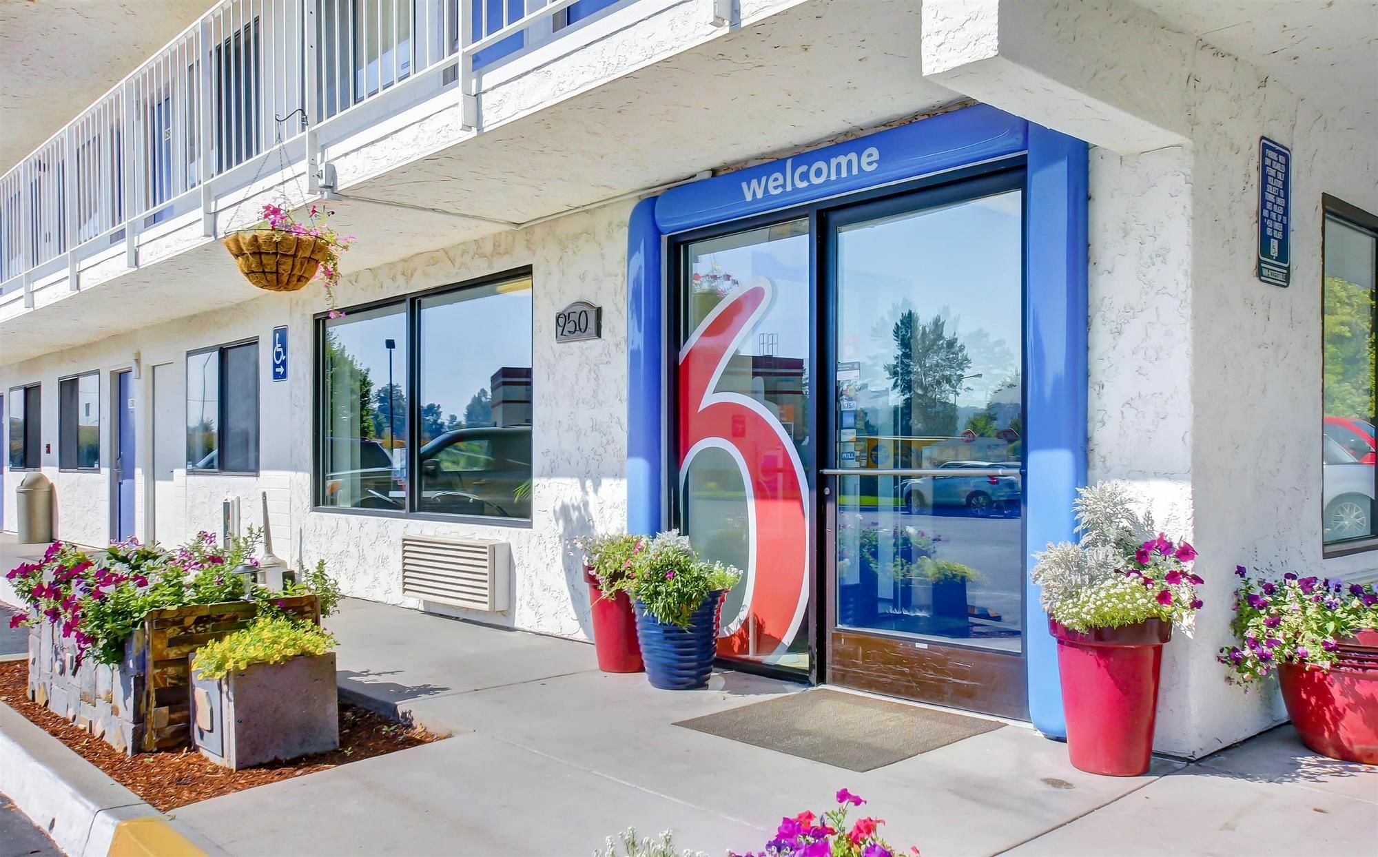 Hotel 6-medford, Or